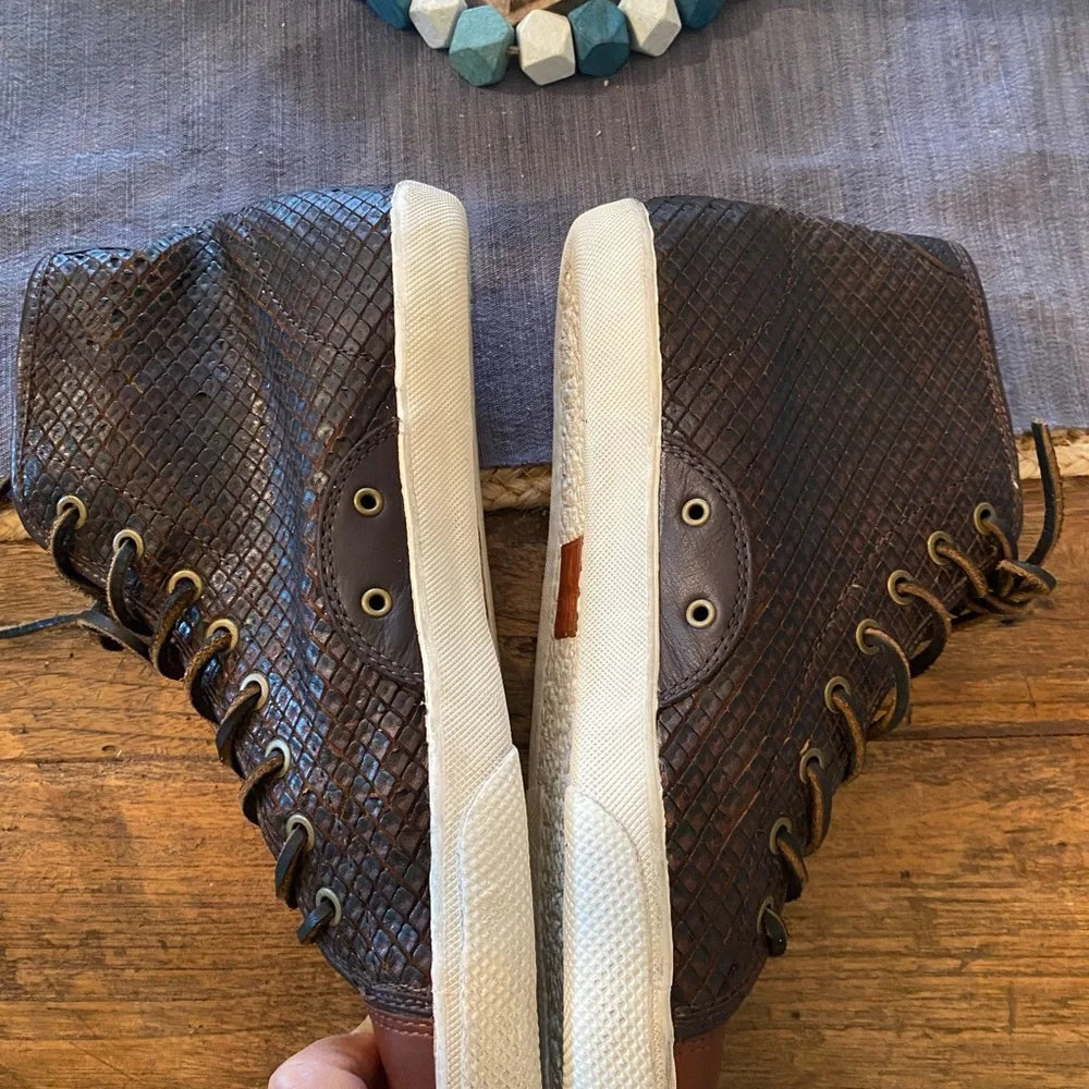 Frye preowned gently